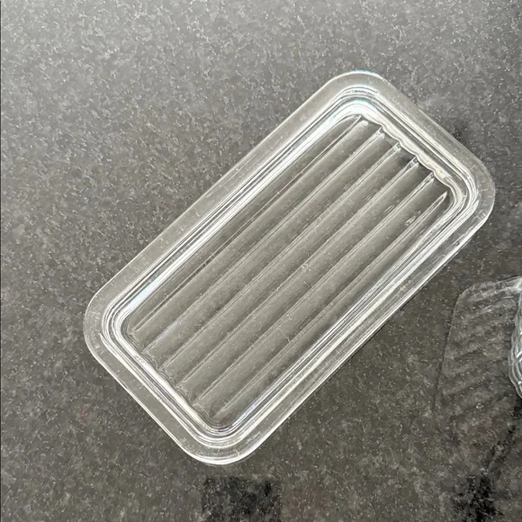 Anchor Hocking - Clear Glass Rectangular Storage Container with Lid - Picture 2 of 4